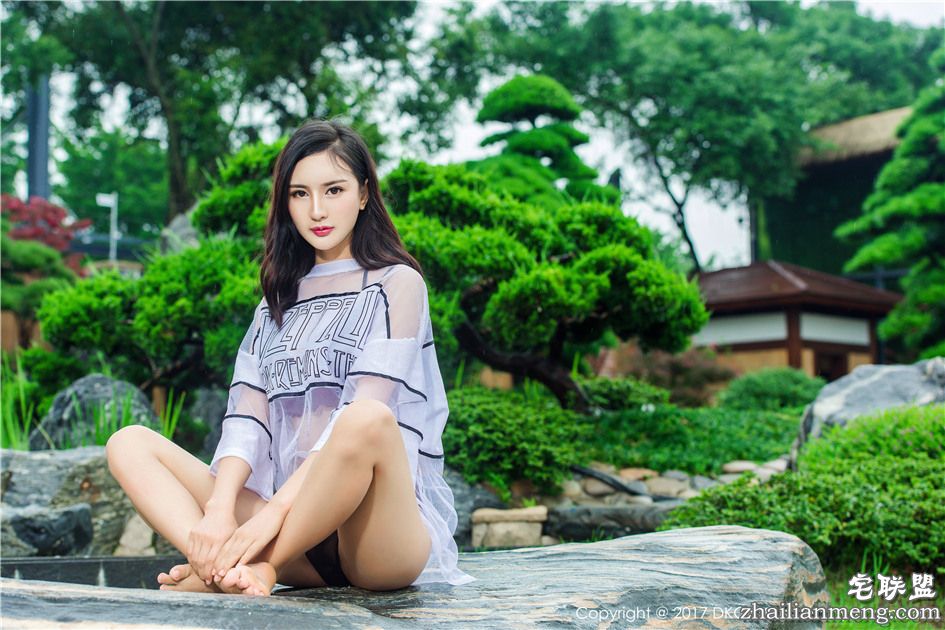 [御女郎] 高清美女模特梅哥旅拍极品写真套图 Vol.026第10张