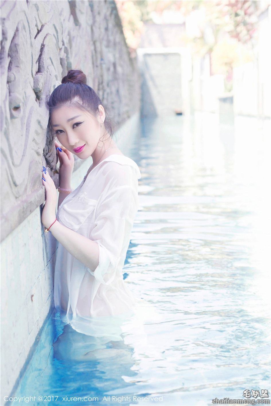 [秀人网] 超性感的巨乳美女妲己_Toxic泡泡浴人体写真 第715期第2张