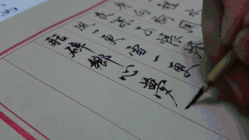 一口气喝了5斤水的结果