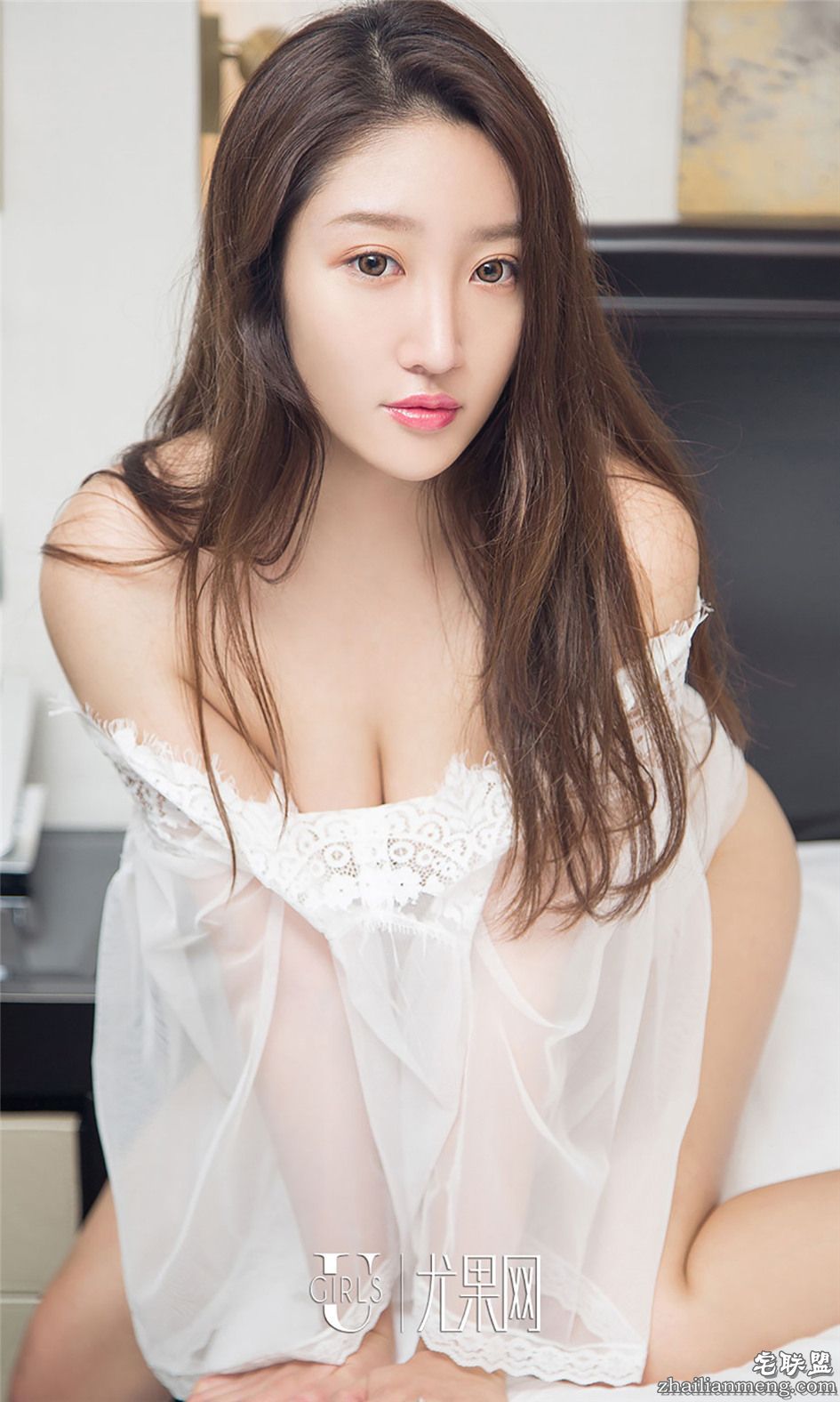 [尤果网] 透明薄纱美女邵子晨床上跪姿十分撩人 第781期第2张