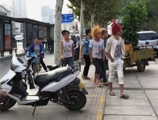 大叔，你这么玩，就是长十条舌头也不够用！