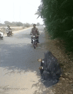 大叔，别人结婚你激动啥呢