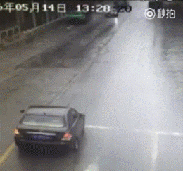 一口气喝了5斤水的结果