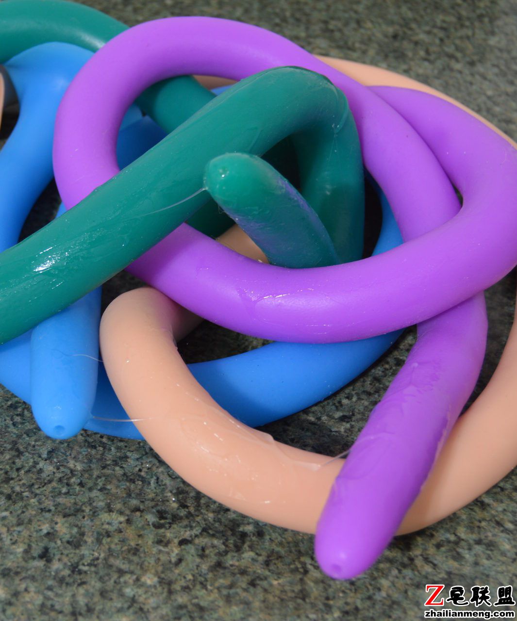 ▲▼可喷卵异形假GG！ 还可自制蛋蛋体会「体内产卵」快感（图／翻摄自PrimalHardwere）