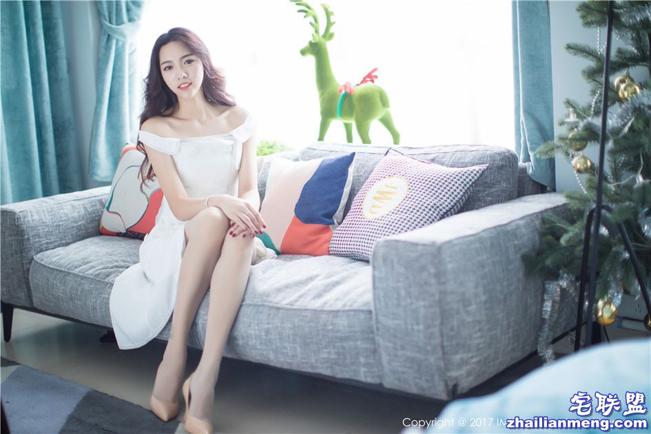 [爱蜜社] 绝对高清气质美女嫣儿薄丝袜美腿写真图片 Vol.174第5张