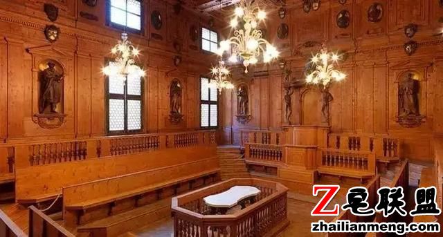 西方外科黑历史，理发师垄断手术只会放血，医生掘墓解剖练手速