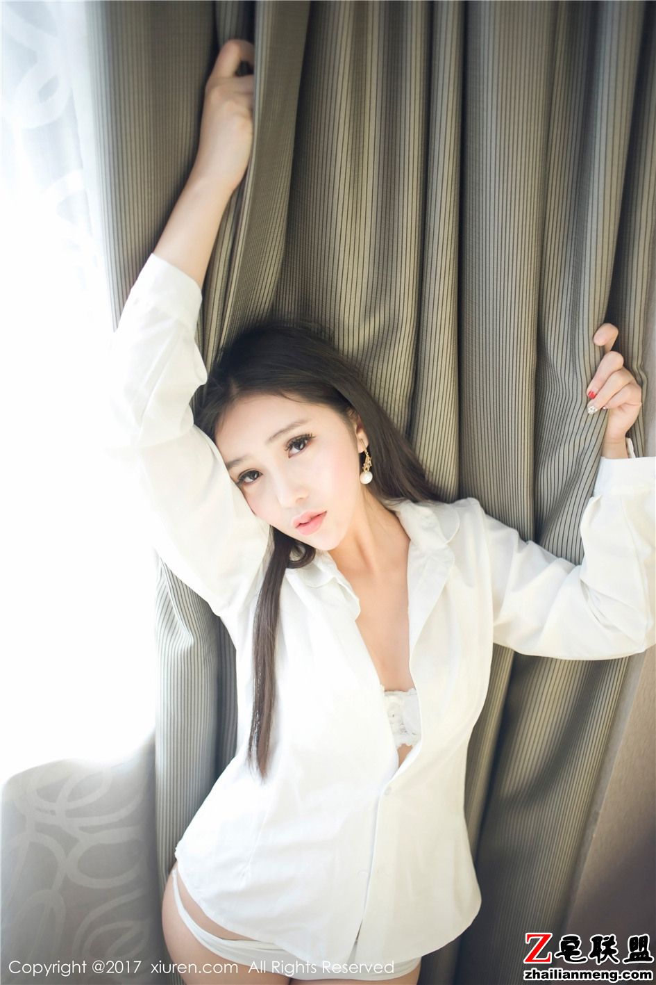 [秀人网] 瓜子脸五官精致美女艾弥写真图 第726期第9张