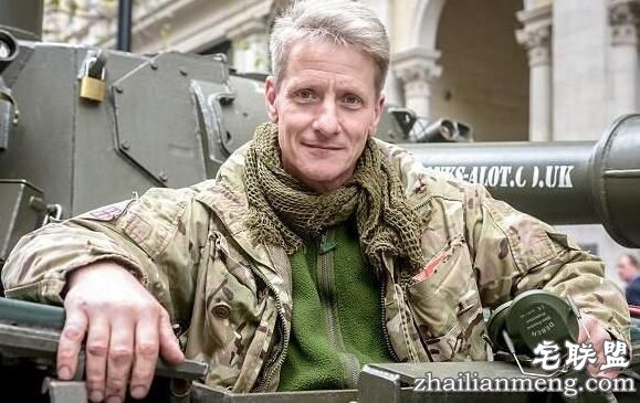 赚翻了！英国一男子网购旧坦克
