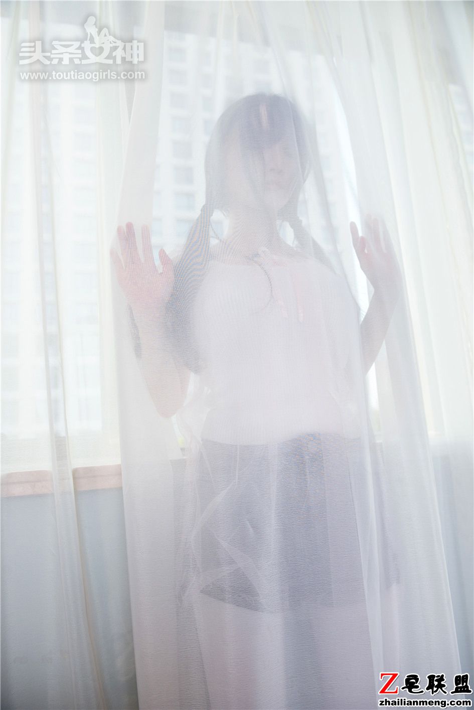 [头条女神] 穿白丝袜的小美女小如镜写真图片 第397期第8张