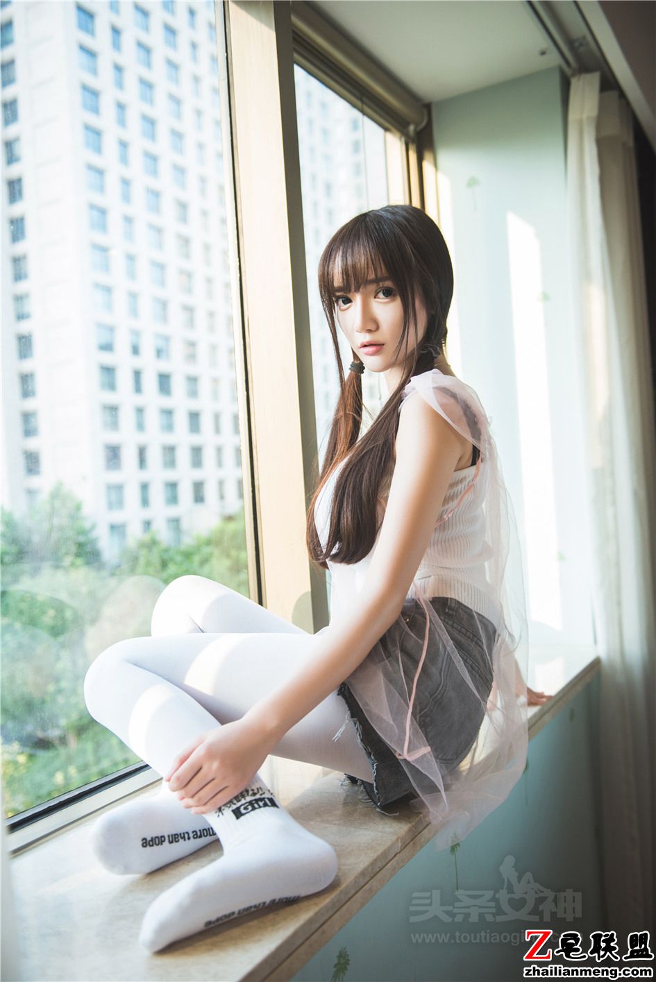 [头条女神] 穿白丝袜的小美女小如镜写真图片 第397期第10张