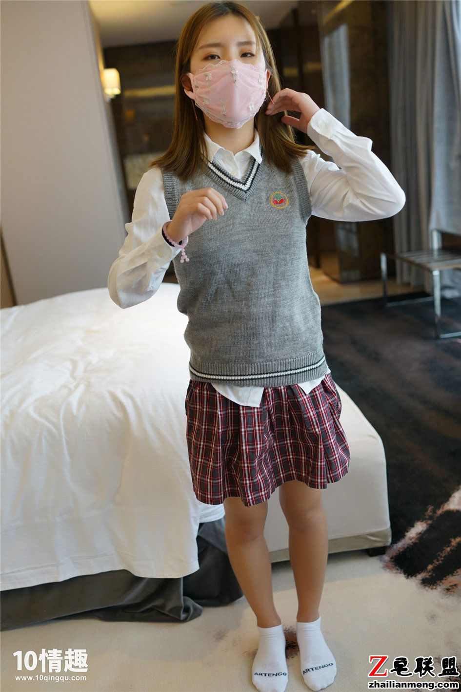 [ROSI写真] 美女学生穿学生装写真第3张