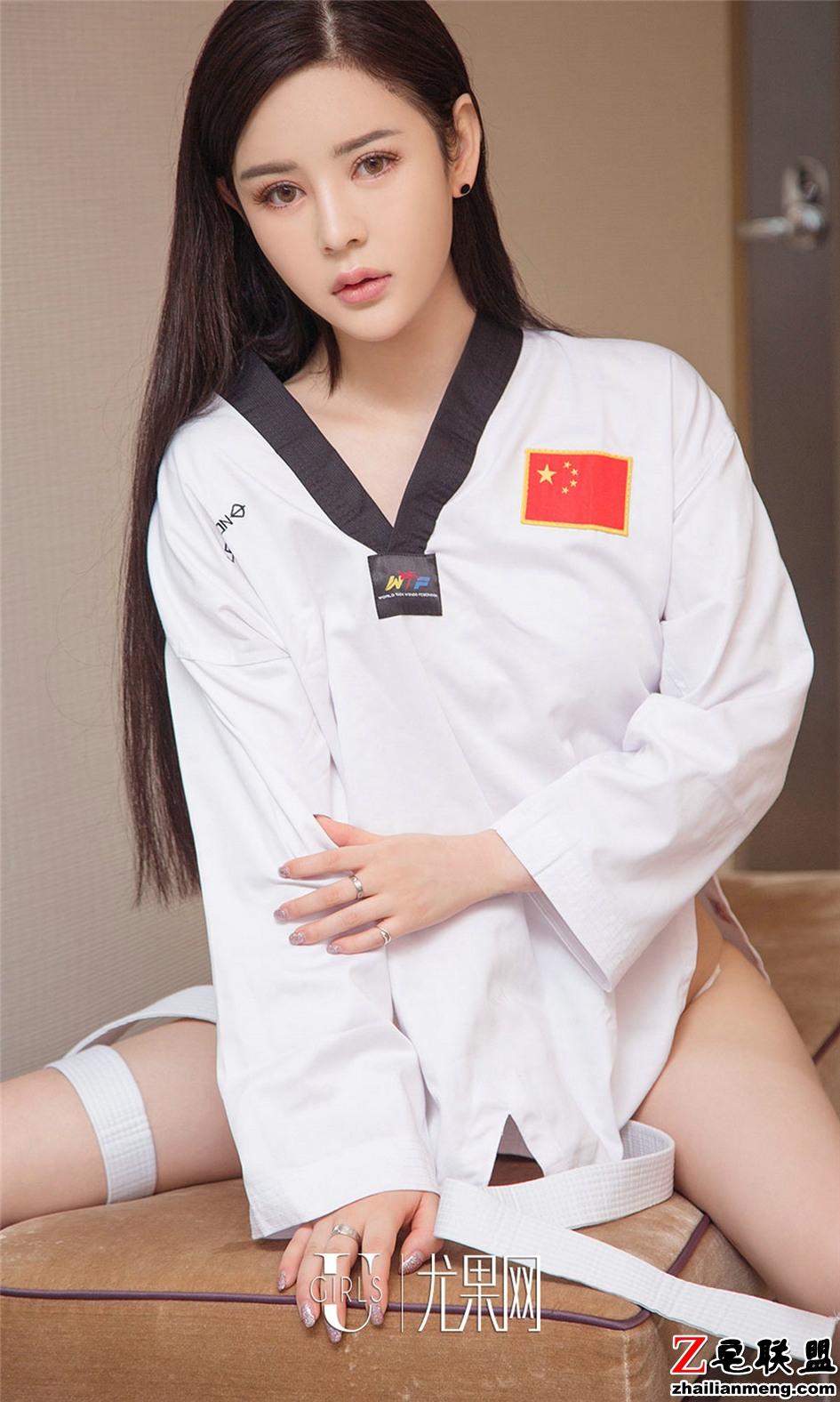 [尤果网] 白色蕾丝美女米奇清纯写真 第804期第3张