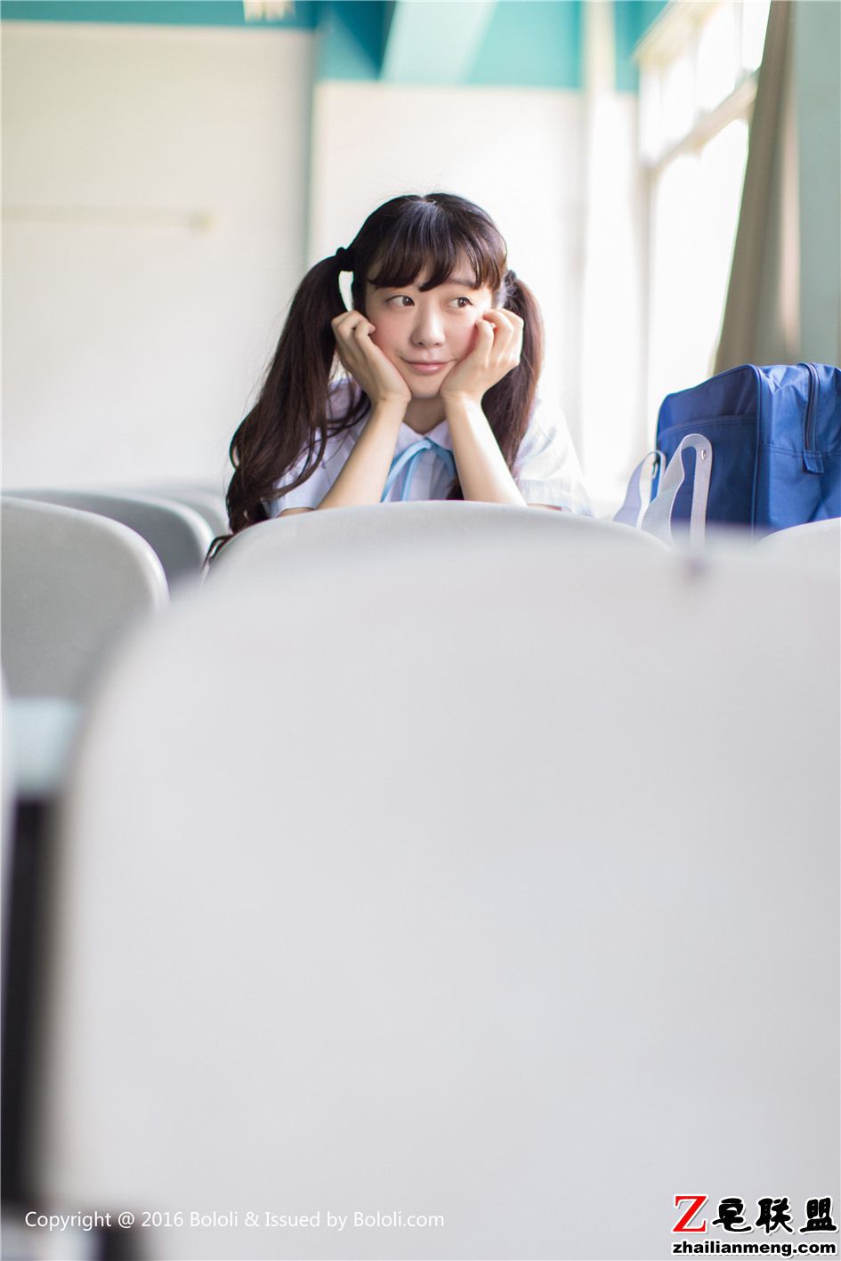 [波萝社] 纯情学妹SUKI短裙校服教室写真 VOL.171第9张