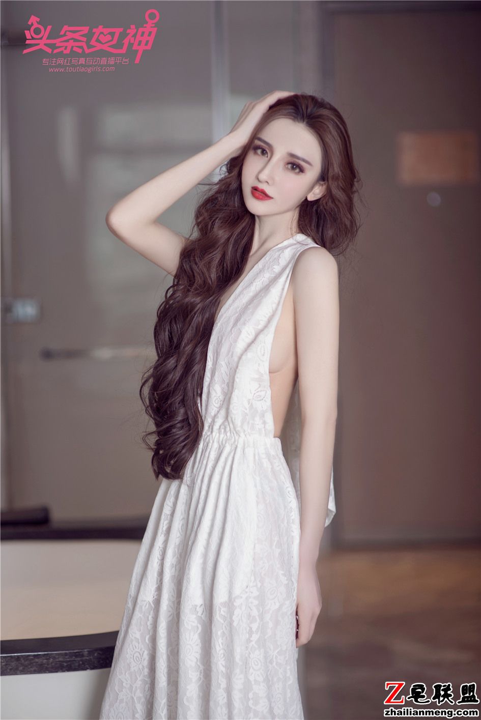 [头条女神] 东方气质美女阿依努尔瓦娅高清写真 第429期第3张