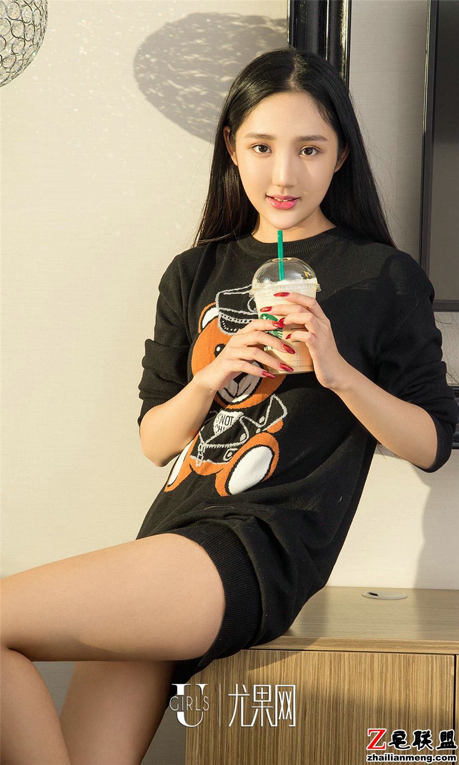 [尤果网] 花臂纹身<a href=https://www.zhailm.com/e/tags/?tagname=%E7%BE%8E%E5%A5%B3 target=_blank class=infotextkey>美女</a>唐璐惊艳<a href=https://www.zhailm.com/e/tags/?tagname=%E5%86%99%E7%9C%9F target=_blank class=infotextkey>写真</a>图片 第843期第1张