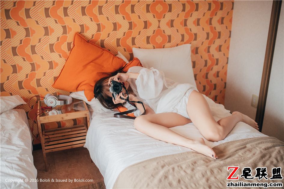 [波萝社] 晒纹身的j奶爆乳妹儿夏美酱魅惑<a href=https://www.zhailm.com/e/tags/?tagname=%E5%86%99%E7%9C%9F target=_blank class=infotextkey>写真</a> VOL.178第1张