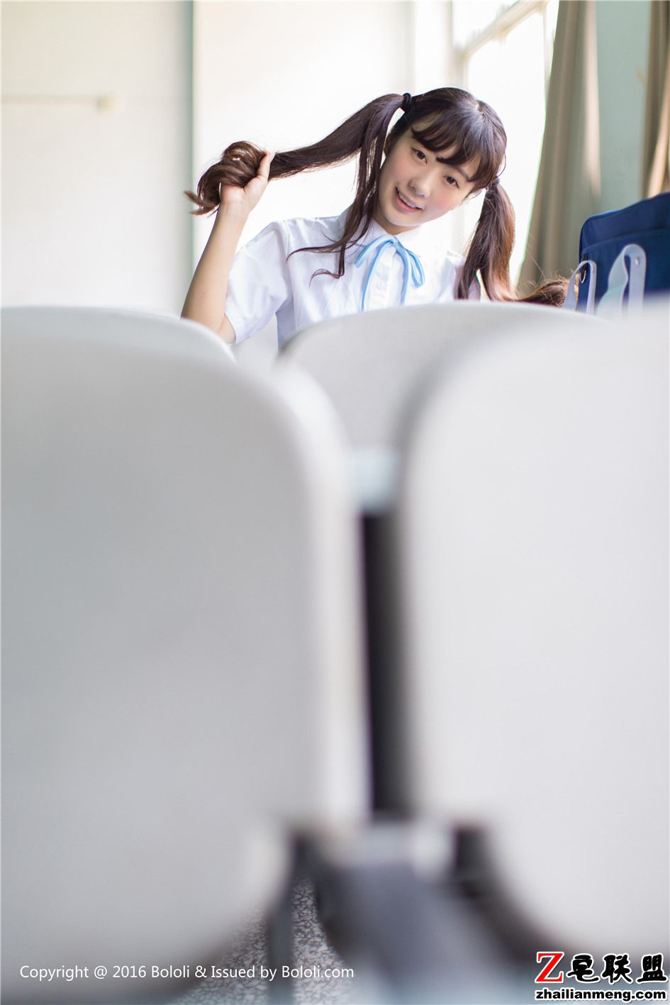 [波萝社] 纯情学妹SUKI短裙校服教室写真 VOL.171第10张