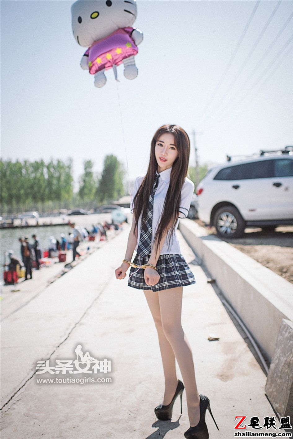 [头条<a href=https://www.zhailm.com/e/tags/?tagname=%E5%A5%B3%E7%A5%9E target=_blank class=infotextkey>女神</a>] 戴手铐的<a href=https://www.zhailm.com/e/tags/?tagname=%E7%BE%8E%E5%A5%B3 target=_blank class=infotextkey>美女</a>樊安妮学生制服<a href=https://www.zhailm.com/e/tags/?tagname=%E5%86%99%E7%9C%9F target=_blank class=infotextkey>写真</a> 第418期第1张