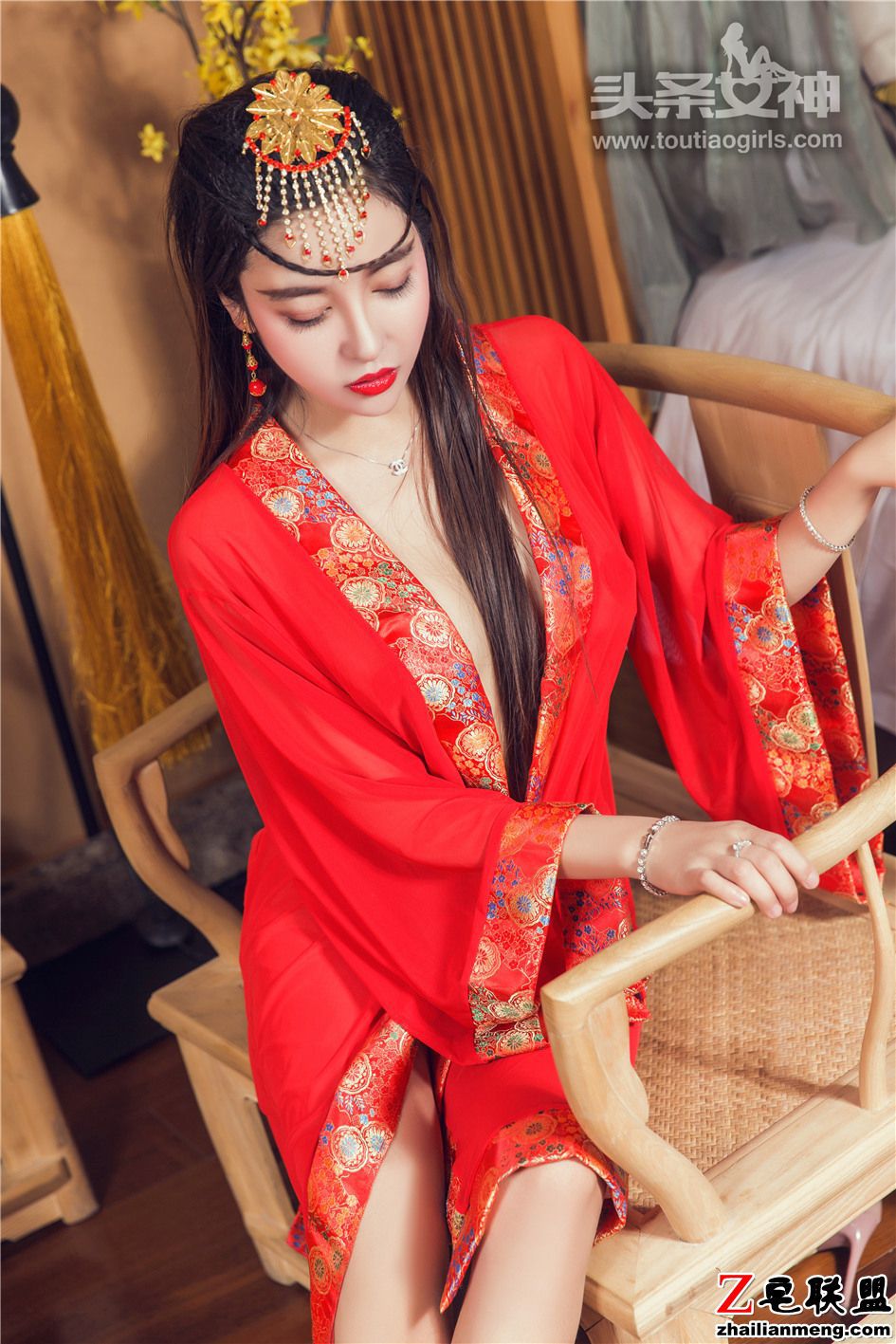 [头条<a href=https://www.zhailm.com/e/tags/?tagname=%E5%A5%B3%E7%A5%9E target=_blank class=infotextkey>女神</a>] <a href=https://www.zhailm.com/e/tags/?tagname=%E6%80%A7%E6%84%9F target=_blank class=infotextkey>性感</a>爆乳<a href=https://www.zhailm.com/e/tags/?tagname=%E7%BE%8E%E5%A5%B3 target=_blank class=infotextkey>美女</a>李梓熙古装人体艺术摄影 第421期第1张