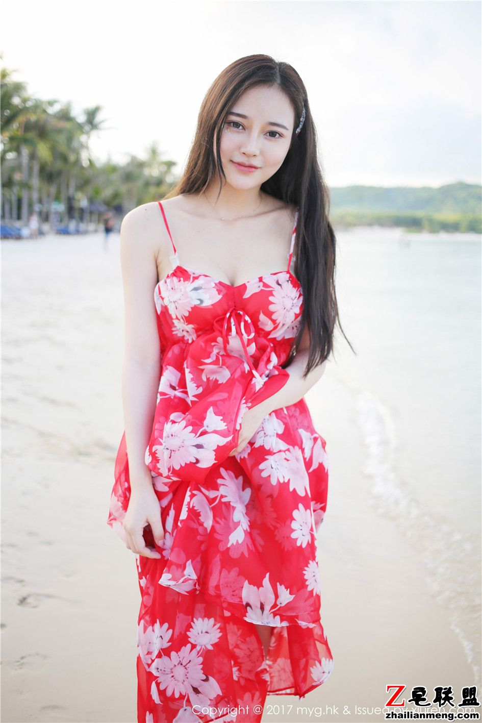 [美媛馆] 吊带抹胸长裙美女唐琪儿il外景高清摄影图 Vol.295第5张