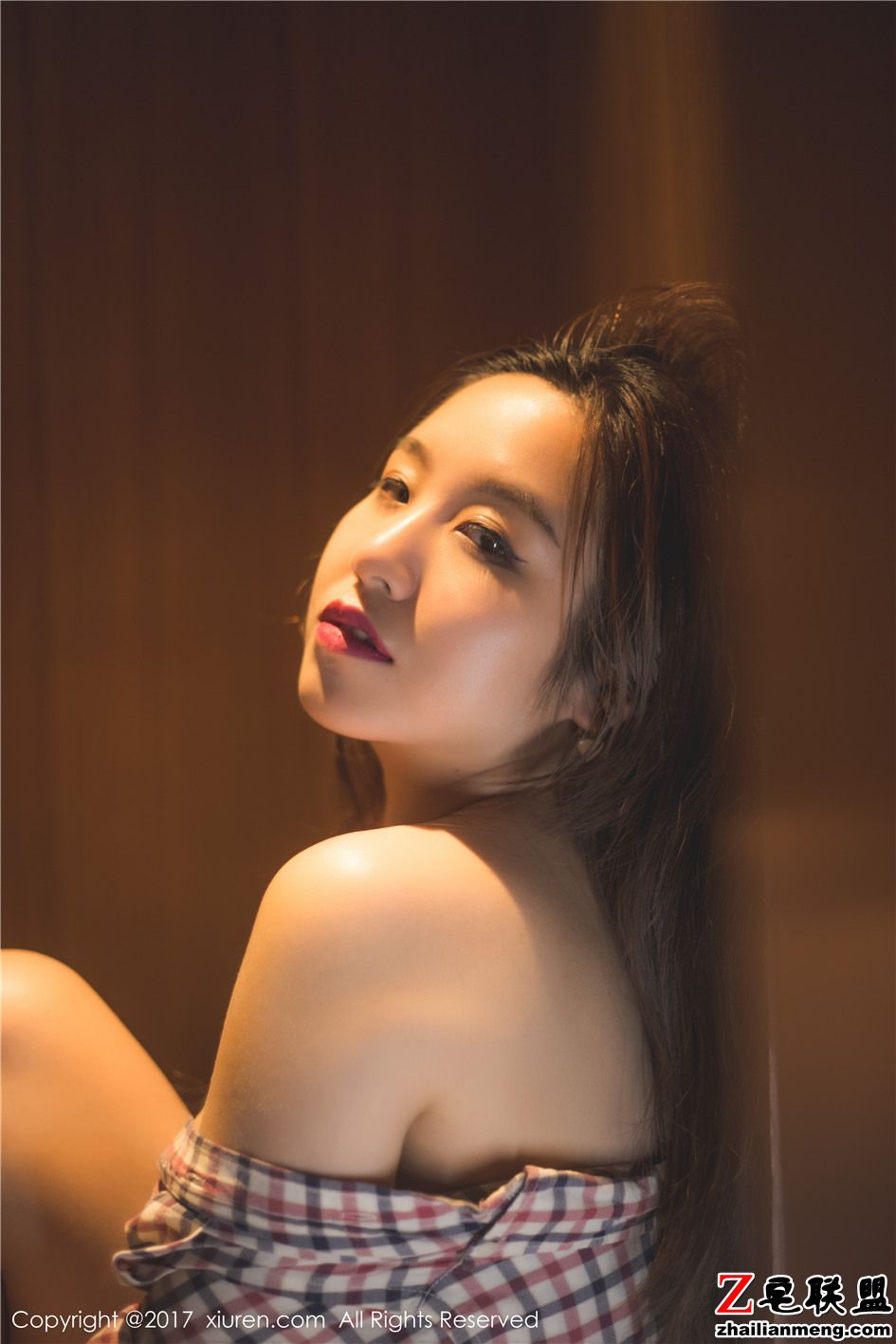 [秀人网] 丰满巨乳美女吃白菜的vi菜菜浴室朦胧诱惑图 第757期第7张