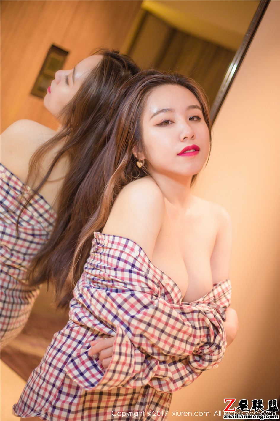 [秀人网] 丰满巨乳美女吃白菜的vi菜菜浴室朦胧诱惑图 第757期第5张