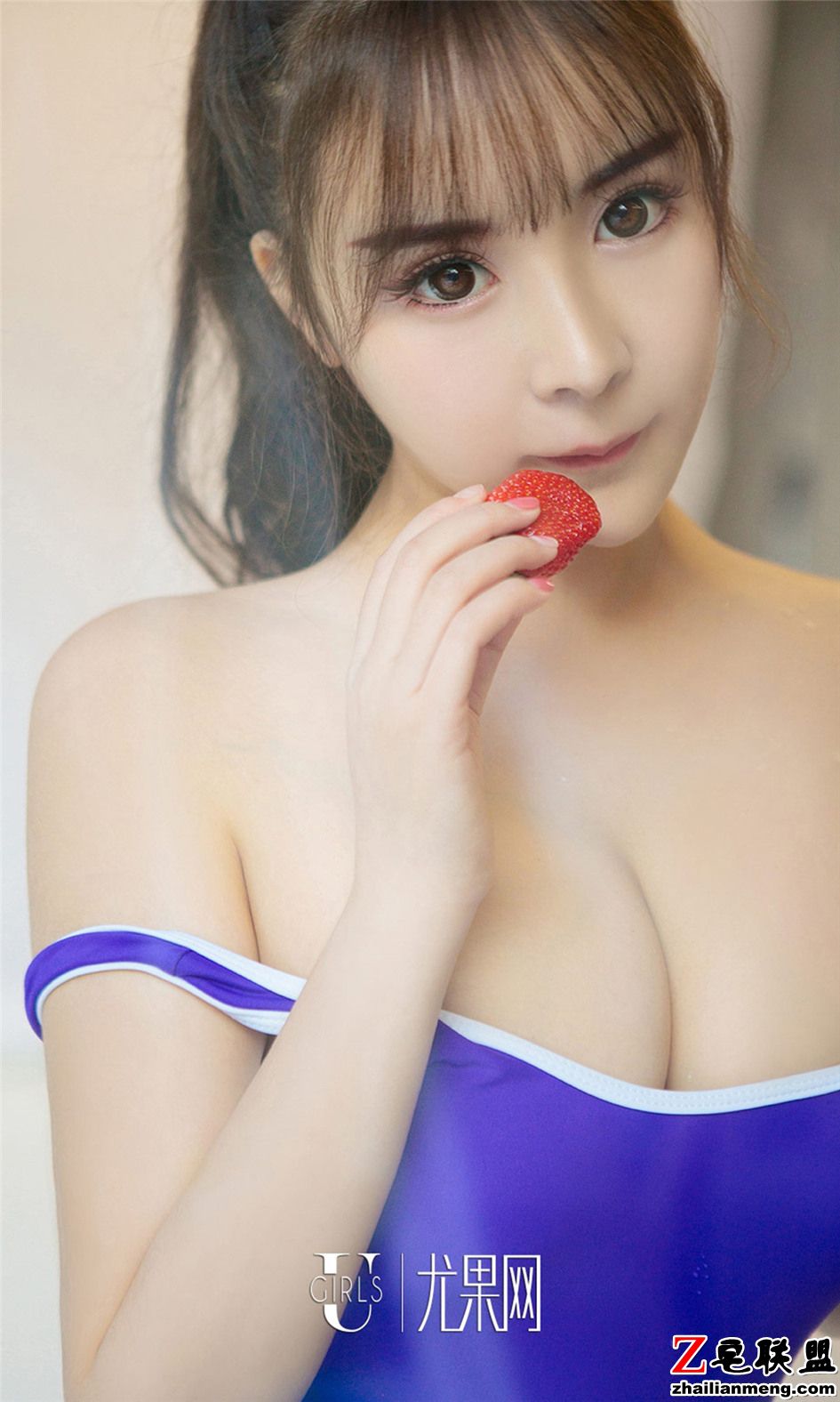 [尤果网] 美艳巨乳少女小兔水果之缘艺术写真 第892期第2张