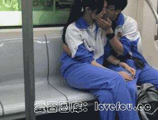 摸<a href=https://www.zhailm.com/e/tags/?tagname=%E5%B7%A8%E4%B9%B3 target=_blank class=infotextkey>巨乳</a>邪恶动态图出处 吸奶gif邪恶动态图片