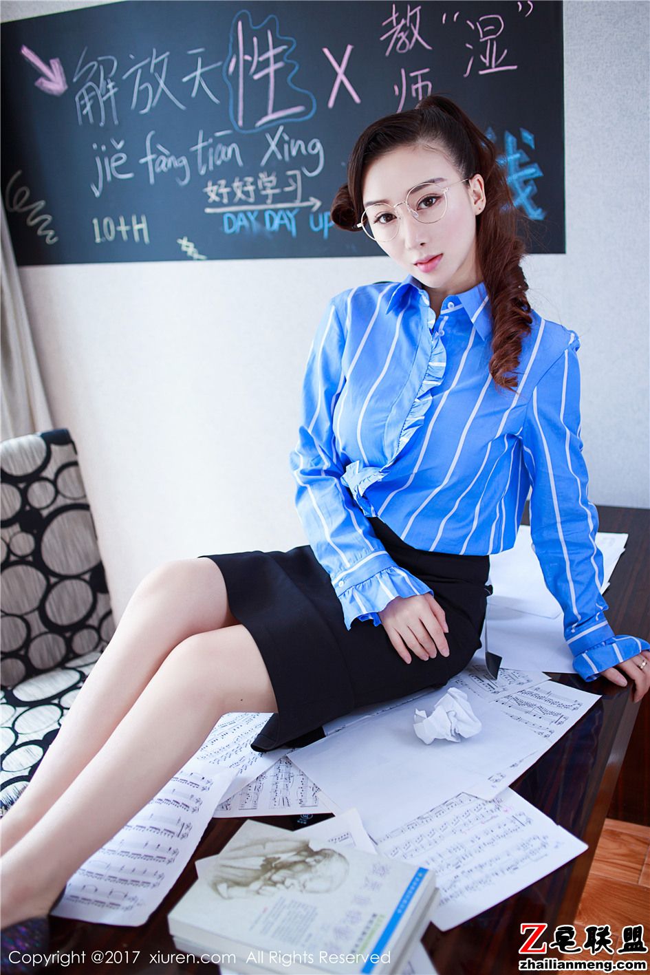 [秀人网]  风骚的女老师邹晶晶女王爆乳写真 第786期第9张