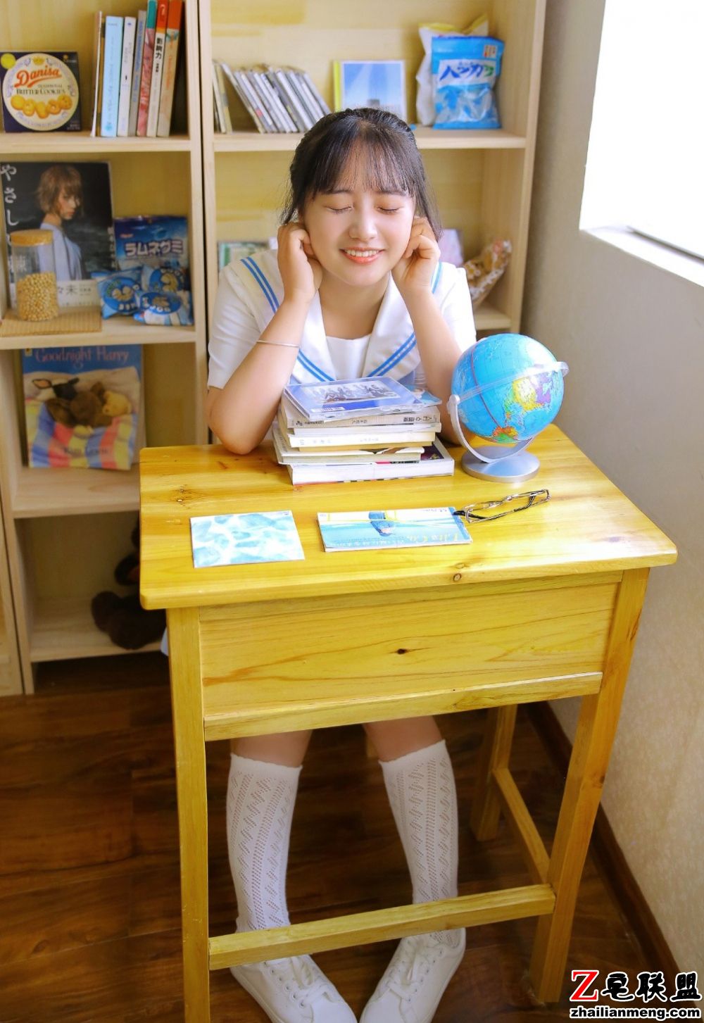 日系小萝莉校园JK制服白丝袜唯美写真