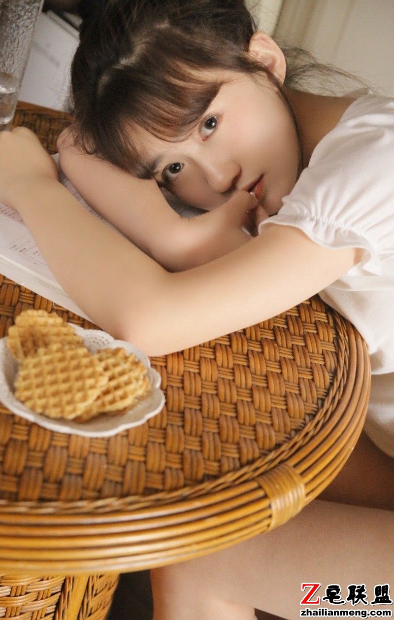 日系<a href=https://www.zhailm.com/e/tags/?tagname=%E7%BE%8E%E5%A5%B3 target=_blank class=infotextkey>美女</a>萝莉<a href=https://www.zhailm.com/e/tags/?tagname=%E7%BE%8E%E8%85%BF target=_blank class=infotextkey>美腿</a>热裤居家唯美<a href=https://www.zhailm.com/e/tags/?tagname=%E5%86%99%E7%9C%9F target=_blank class=infotextkey>写真</a>