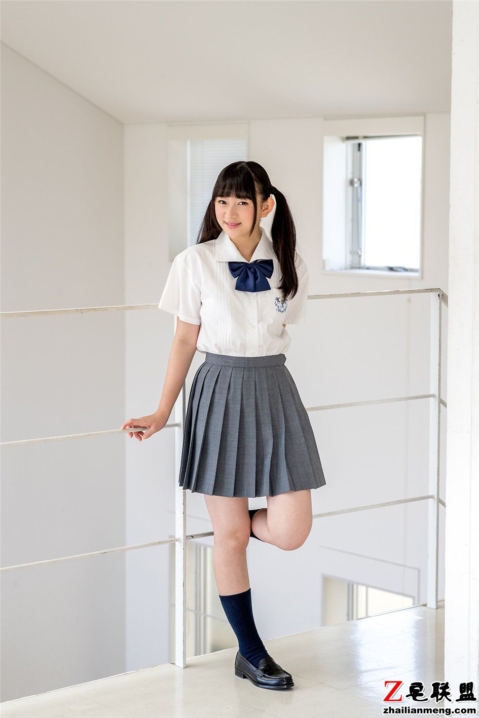 Minisuka.tv 超漂亮的日本美女河村みるく校服性感图片 NO.674第4张