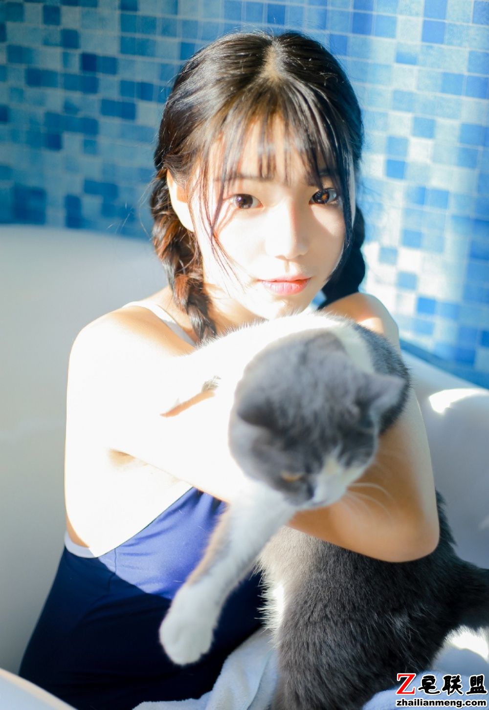 日系美女小萝莉双马尾吊带连体泳衣写真