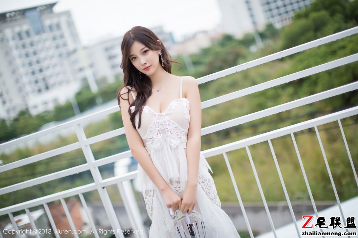 [XIUREN] 2018.12.29 No.1296 杨晨晨sugar [68+1P258M]_0001