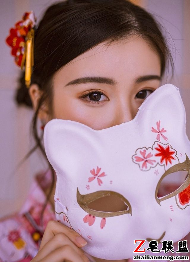 日本风俗媚娘和服下成熟的酮体大尺度姿势写真