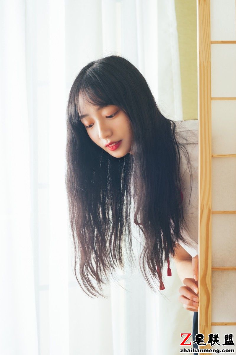 <a href=https://www.zhailm.com/e/tags/?tagname=%E6%97%A5%E6%9C%AC%E7%BE%8E%E5%A5%B3 target=_blank class=infotextkey>日本美女</a>模特JK制服裸足嫩鲍大胆私房写真