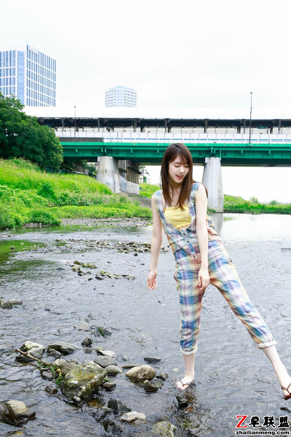 日本美女唐田英里佳高清外拍写真图片第4张