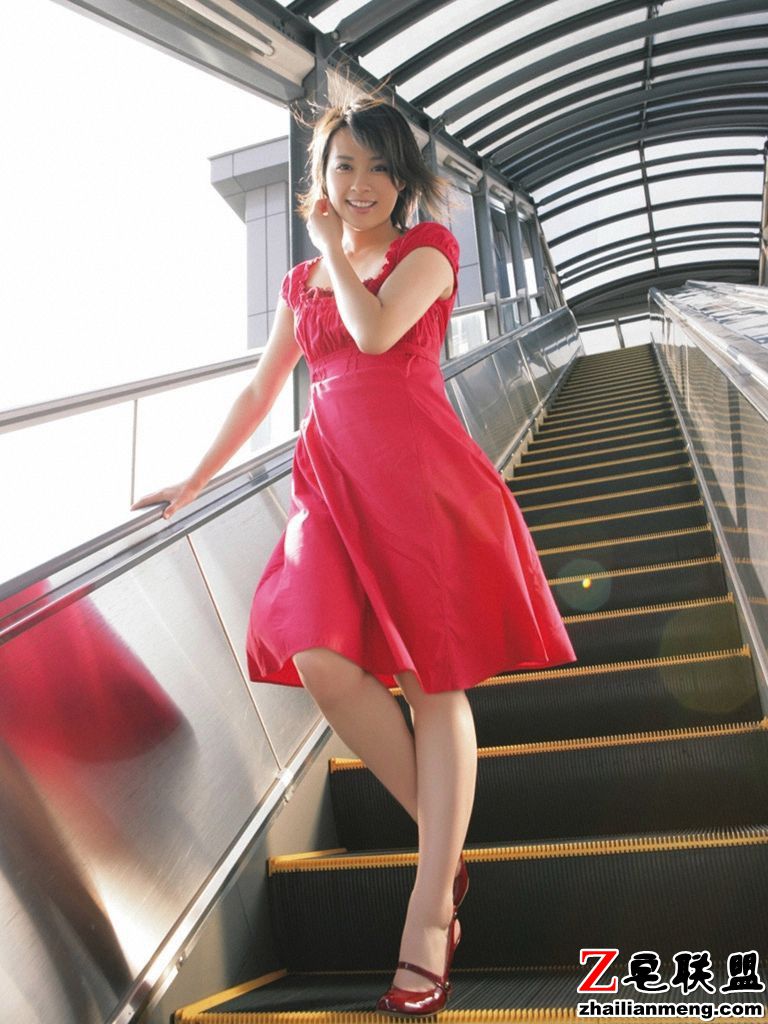 90后可爱<a href=https://www.zhailm.com/e/tags/?tagname=%E6%97%A5%E6%9C%AC target=_blank class=infotextkey>日本</a>短发<a href=https://www.zhailm.com/e/tags/?tagname=%E7%BE%8E%E5%A5%B3 target=_blank class=infotextkey>美女</a>北乃纪伊<a href=https://www.zhailm.com/e/tags/?tagname=%E5%86%99%E7%9C%9F target=_blank class=infotextkey>写真</a>图片第1张