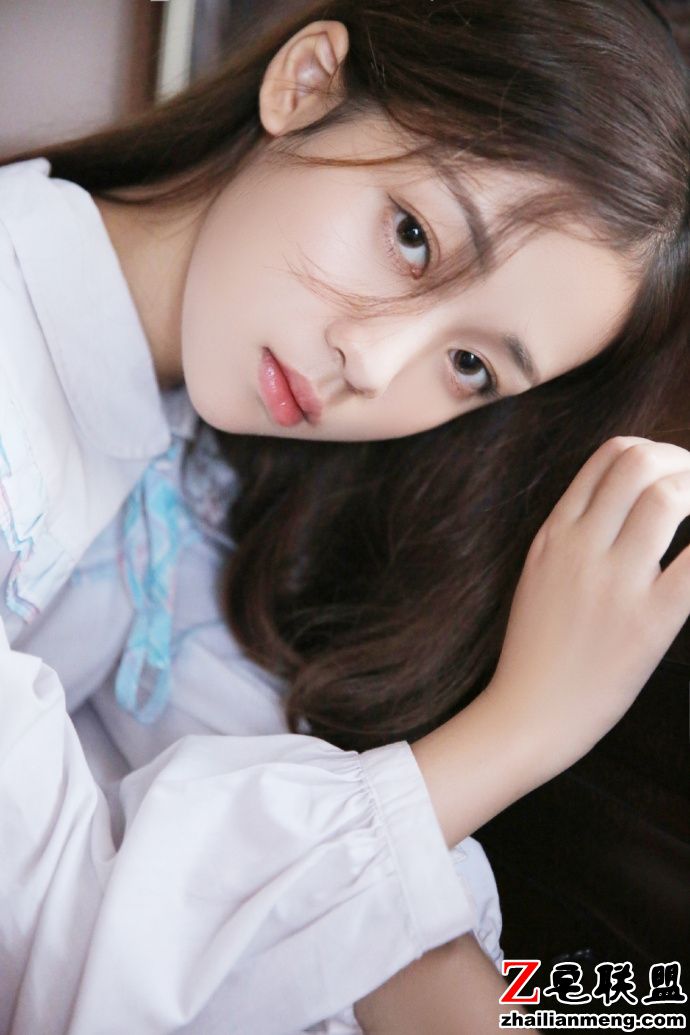 日本清纯美女白色T恤牛仔短裤小清新唯美写真