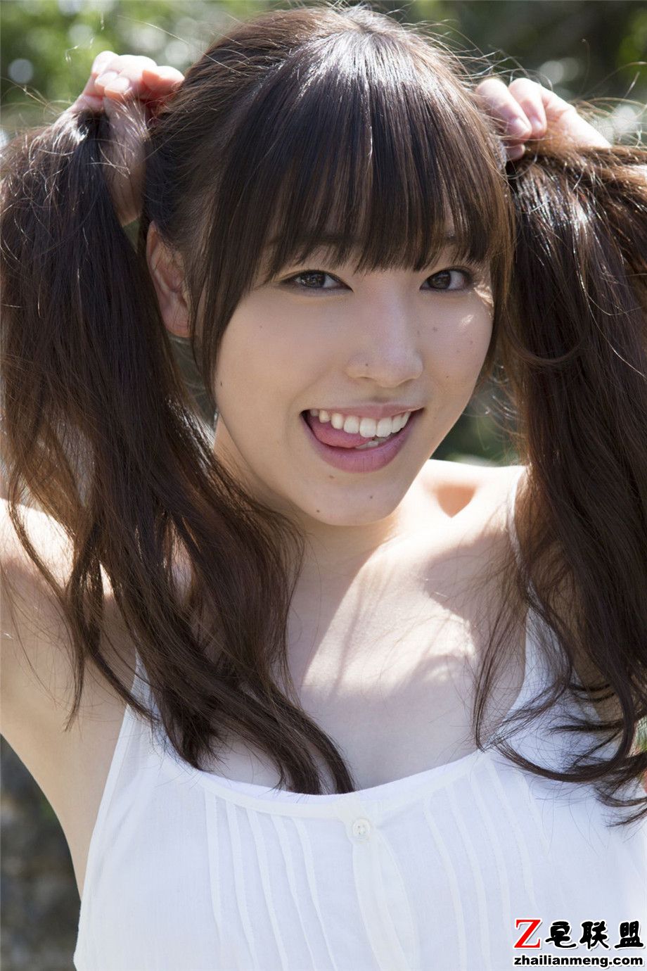 96年清纯白色长裙日本美女谱久村圣最新照片外拍写真集第5张