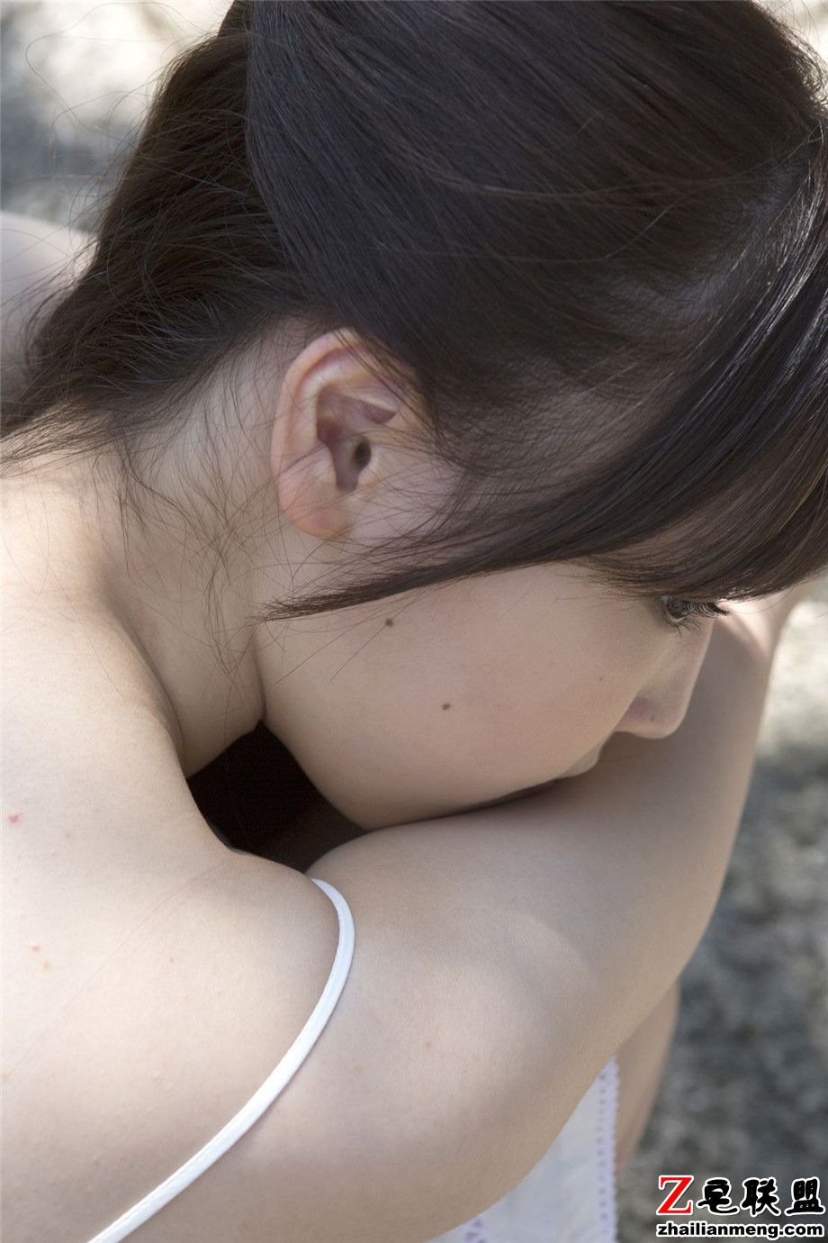 96年清纯白色长裙日本美女谱久村圣最新照片外拍写真集第3张