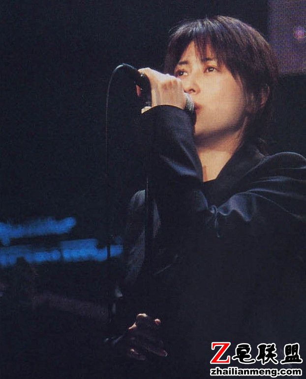 氧气日本美女明星坂井泉水唱歌图片第5张