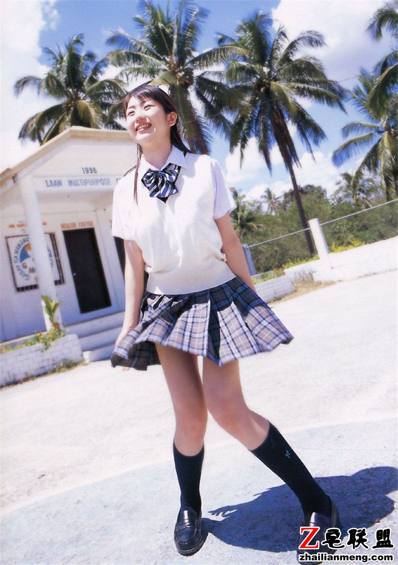 清纯日本美女中村知世最新写真学生妹制服写真图片第3张