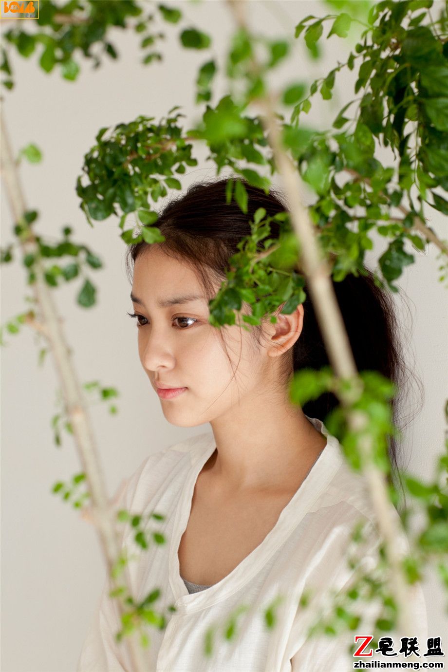 90后清纯<a href=https://www.zhailm.com/e/tags/?tagname=%E6%97%A5%E6%9C%AC%E7%BE%8E%E5%A5%B3 target=_blank class=infotextkey>日本美女</a>武井咲可爱私房照图片第2张