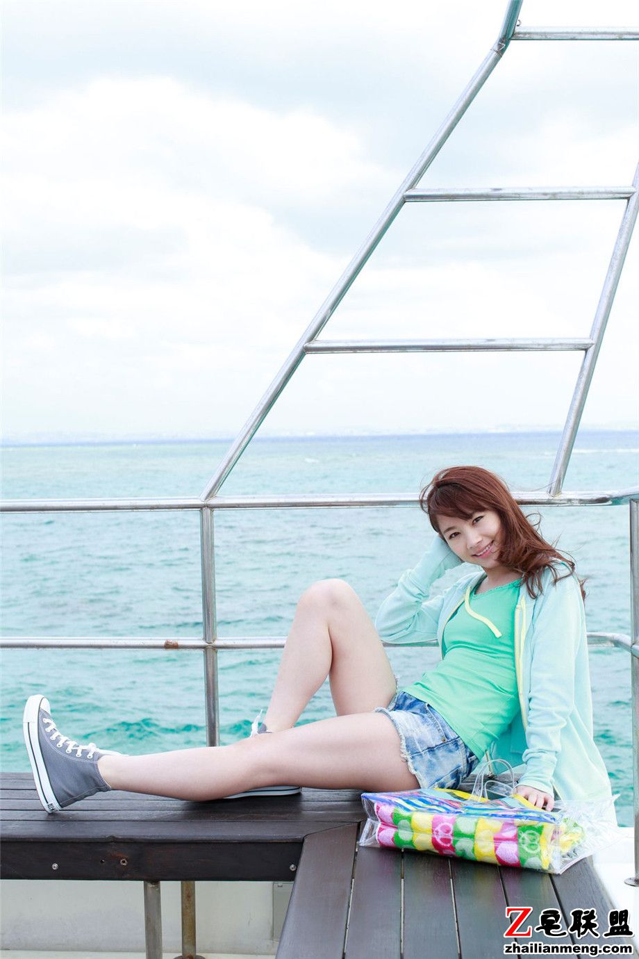 <a href=https://www.zhailm.com/e/tags/?tagname=%E6%B8%85%E7%BA%AF target=_blank class=infotextkey>清纯</a><a href=https://www.zhailm.com/e/tags/?tagname=%E6%97%A5%E6%9C%AC target=_blank class=infotextkey>日本</a><a href=https://www.zhailm.com/e/tags/?tagname=%E7%BE%8E%E5%A5%B3 target=_blank class=infotextkey>美女</a>海边外拍甜美<a href=https://www.zhailm.com/e/tags/?tagname=%E5%86%99%E7%9C%9F target=_blank class=infotextkey>写真</a>图片第1张