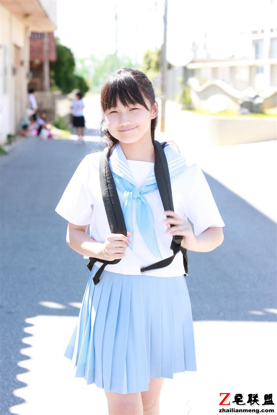 可爱日本萝莉美女鞘师里保图片第4张