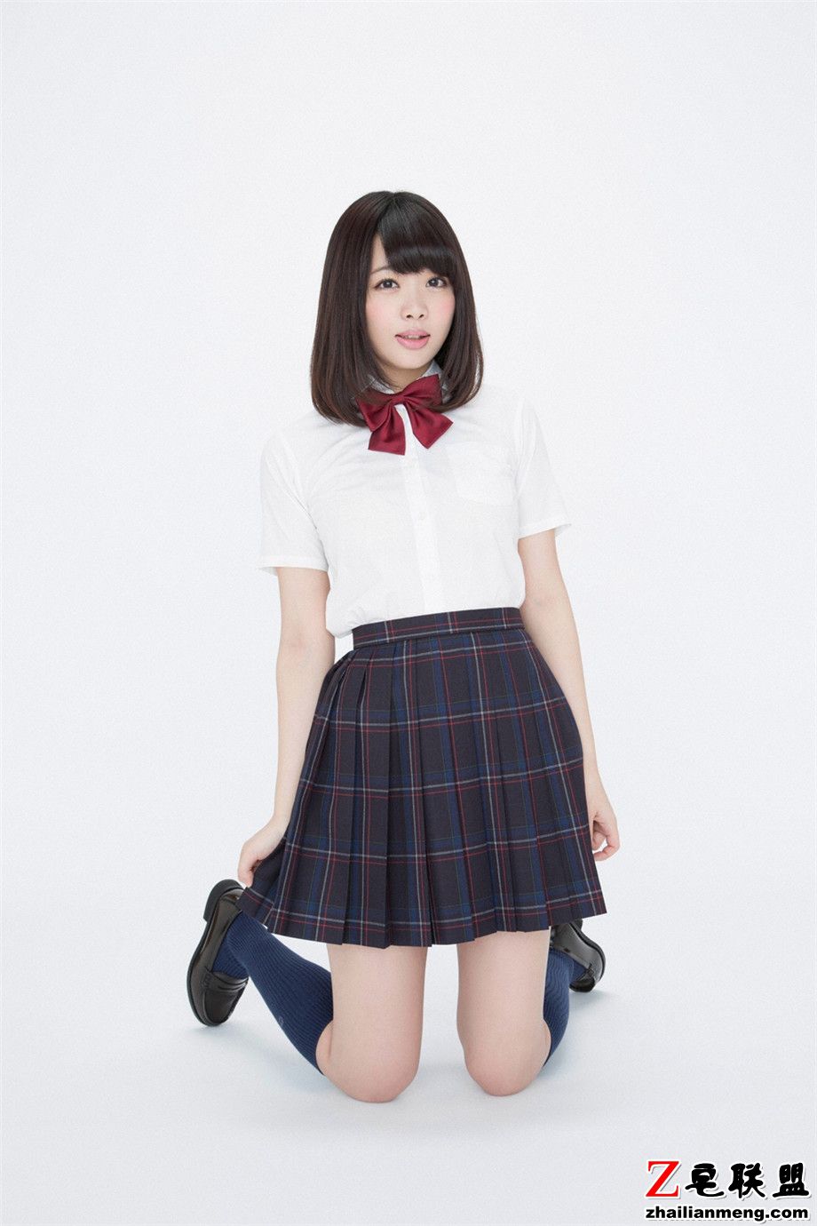 可爱<a href=https://www.zhailm.com/e/tags/?tagname=%E6%97%A5%E6%9C%AC%E7%BE%8E%E5%A5%B3 target=_blank class=infotextkey>日本美女</a>萌木七海校服高清写真集第2张