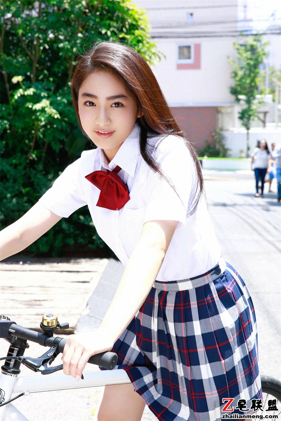 90后可爱<a href=https://www.zhailm.com/e/tags/?tagname=%E6%97%A5%E6%9C%AC target=_blank class=infotextkey>日本</a><a href=https://www.zhailm.com/e/tags/?tagname=%E7%BE%8E%E5%A5%B3 target=_blank class=infotextkey>美女</a>校服<a href=https://www.zhailm.com/e/tags/?tagname=%E5%86%99%E7%9C%9F target=_blank class=infotextkey>写真</a>照片第1张