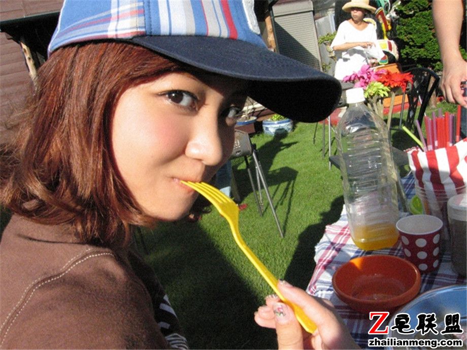 可爱日本美女外拍摄影写真图片第18张