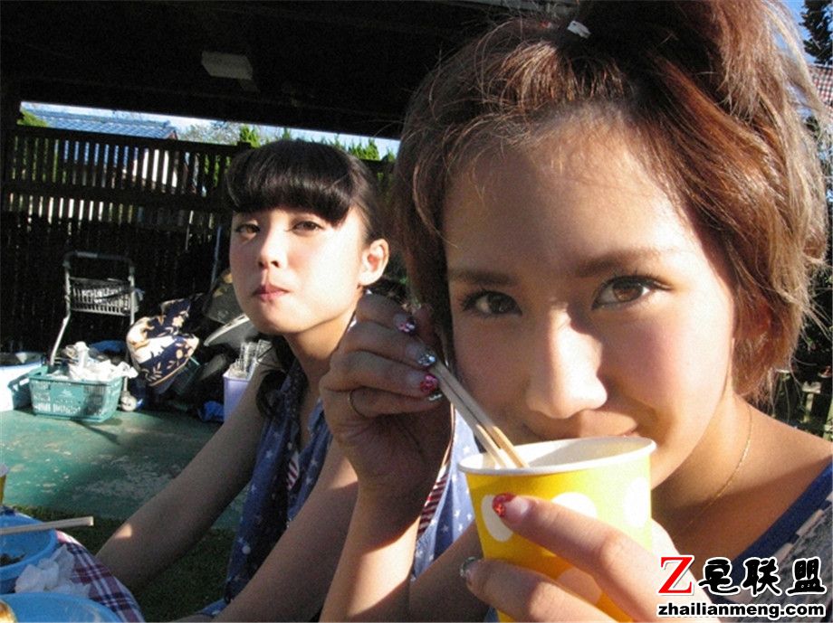 可爱日本美女外拍摄影写真图片第19张